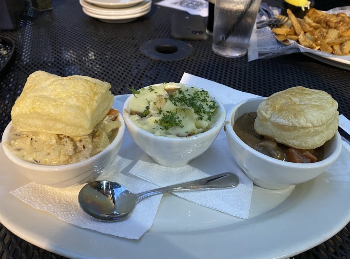 Pure bliss: achieved. ✔️

.
Bring Molly's home with you: mollymaguiresphoenixville.com/order 😎
.
.
.
.
#MollyMaguires #Phoenixville #PhoenixvillePA #PABars #PAEats #ChesterCountyPA #ChesterCounty