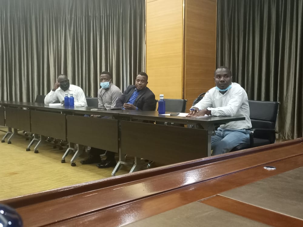 La <a href="/ANAVGE_ge/">ANAVGE</a> aprueba el proyecto de organización de la I FERIA NACIONAL DE TURISMO y será presentado al ministerio de @minculturge. <a href="/PuntoViaja/">Viaja y Punto Travel Agency</a> <a href="/eurekeando/">Eurekeando Guinea Ecuatorial</a> <a href="/RumboMalabo/">RumboMalabo</a> <a href="/guineaturismo/">Guinea Turismo</a> <a href="/guineatur/">Guineatur</a>