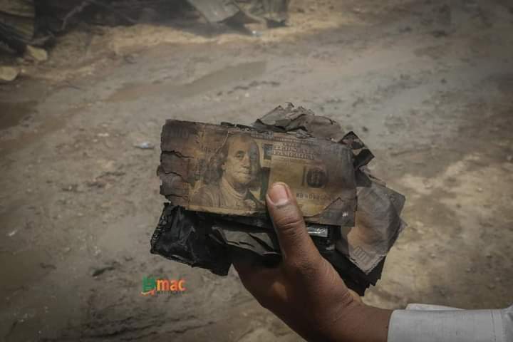 Drshobey's tweet photo. Haddii✍
"Dhiigi dadintiisu caadi noqoty
Beeshii calamka kaalmadedii tii Allah laga hormariyey
Dollar-kenii mehredaha ku gubanayo
Booskii aqonyahankana jaahil 4.5 lagu siiyey
Fisqigii bulshada dhexdeda caadi ka yahy
Dhirtiina la xalufiyey"

Yaan ka sugeynaa inu dhibta noo xaliyo? https://t.co/h9KZupilB3