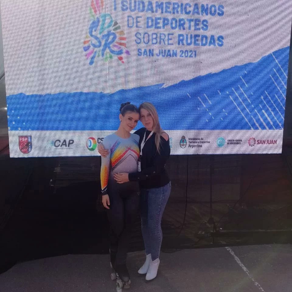corazon_degallo's tweet image. #Partín 🛼 #Sudamericano 🇦🇷
Nahir Furlan, subcampeona sudamericana!

El fin de semana, en el nuevo "Estadio Marta Orellana", en San Juan, se disputaron los "I Juegos Sudamericanos de Deportes sobre Ruedas", con otra destacadísima actuación de las patinadoras del @depmoronoficial.
