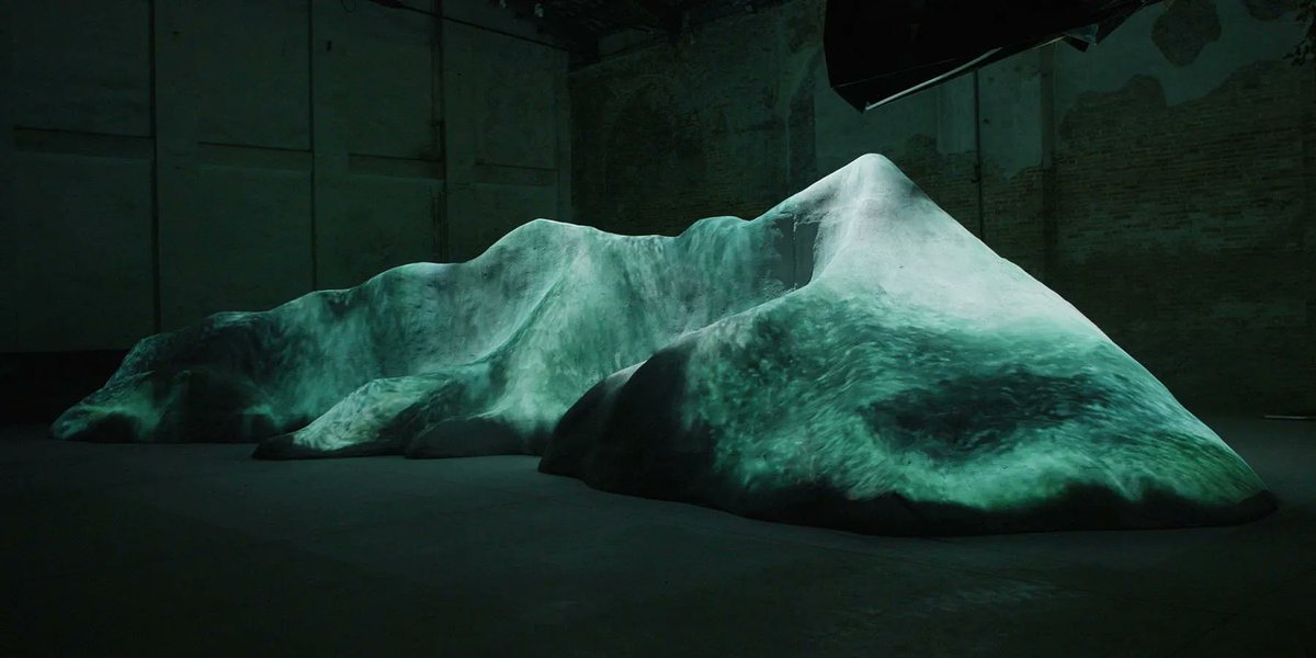 designboom's tweet photo. 'streaming stillness' by artist jiayu liu is an immersive 3D mapping artwork that reimagines chinese topography and art using AI technology. 
https://t.co/wXr9cjEuTe https://t.co/QE17P4YdbW
