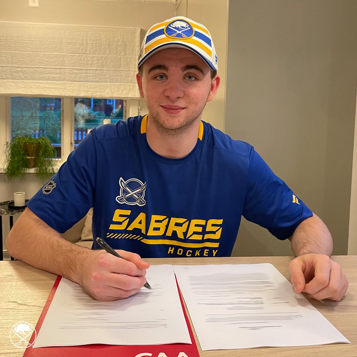 Aaaand he's official 🖊 Welcome to the Sabres fam, Isak Rosen! #LetsGoBuffalo