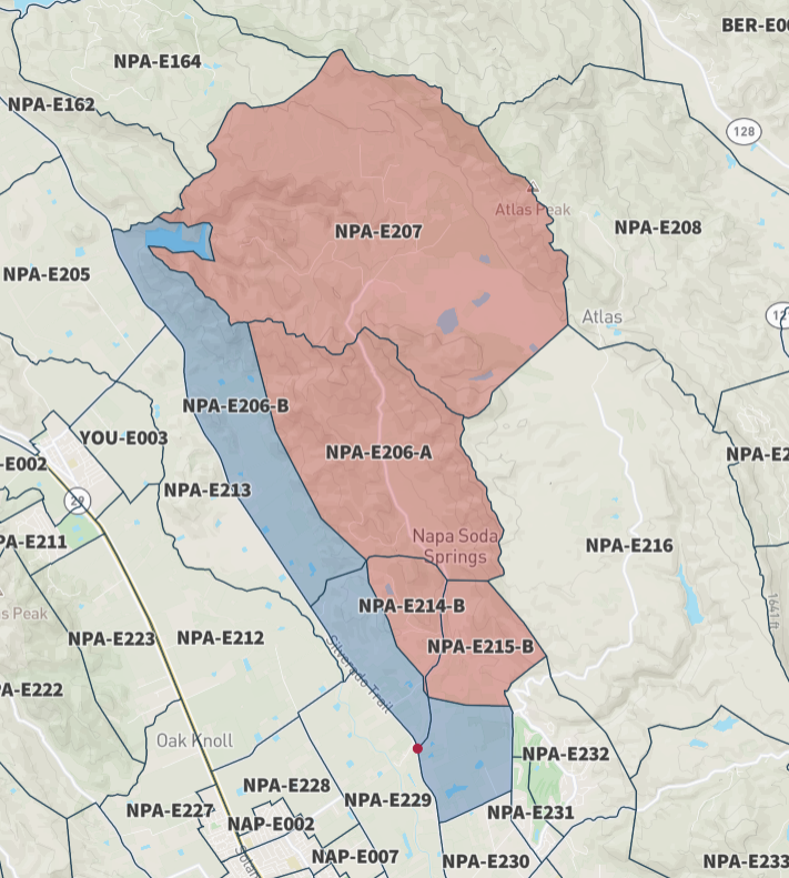 CAFireScanner's tweet image. #OldFire (Napa Co) - IC reports the fire is now 100 acres. Evacuations now posted on the @Zonehaven app (red = mandatory, blue = advisory): community.zonehaven.com/?latlon=38.411…