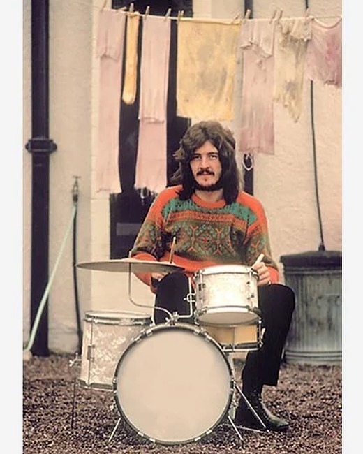 Happy Birthday to the greatest rock drummer of all time, John Bonham. 

Rest easy Bonzo🥁

#ledzeppelin #bonzo #johnbonham #music #fyp #ubiquity instagr.am/p/CePFEQfhQf3/