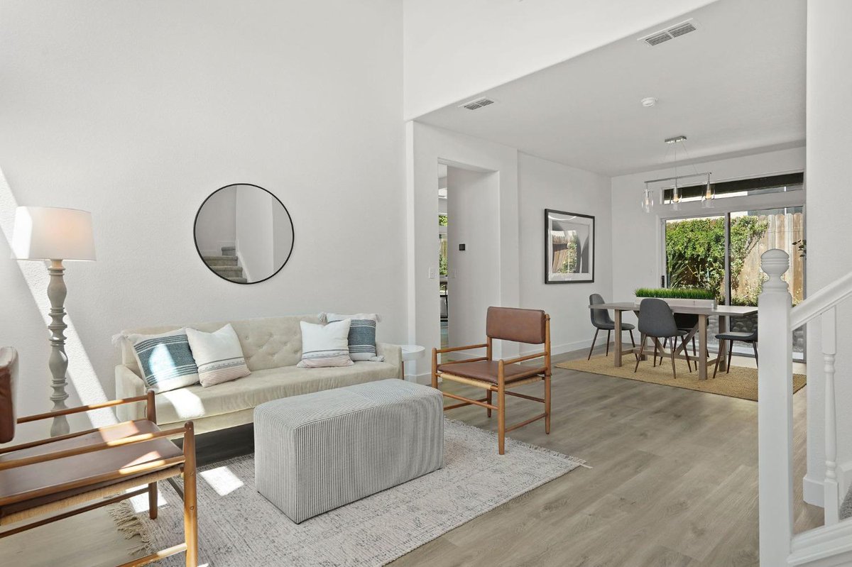 The long house hunt is finally over. Contact me now for a showing! #homesforsale  cpix.me/l/144469405