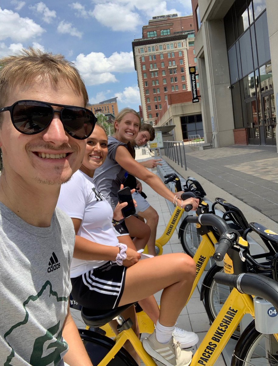 HorizonLeague's tweet photo. Our #HLSAAC meeting is underway as our student-athletes started the afternoon off with a scavenger hunt around Indy! https://t.co/jeuYbgpzzC