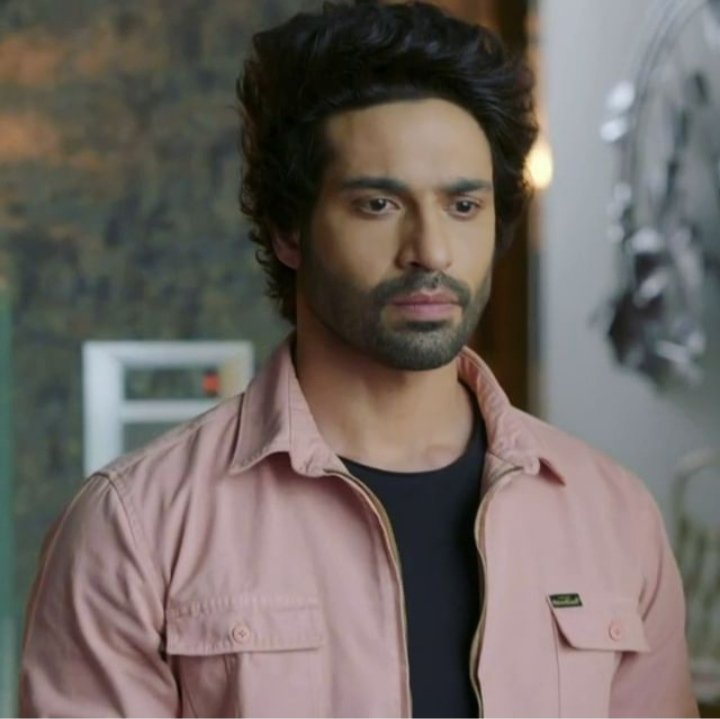 sritama23's tweet photo. Puzzled #Armaan 🔥🔥🔥 #VijayendraKumeria @veejay_k #ArmaanOberoi #MoseChhalKiyeJaaye https://t.co/ijsuJRbuUU