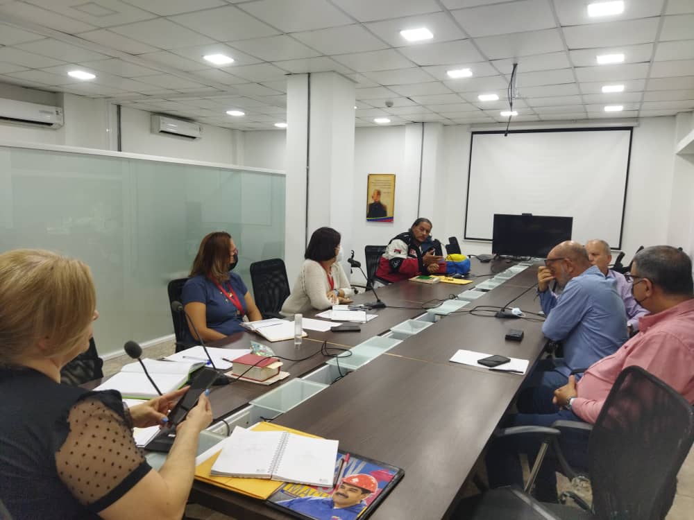 subcomlaboralAN's tweet photo. Hoy la @subcomlaboralAN de la @Asamblea_Ven atendió nuevamente en mesa de trabajo a los Trabajadores y la Entidad de Trabajo de @RRHHCLOVER. Seguimos  avanzando.
@NicolasMaduro
@delcyrodriguezv
@jorgerpsuv
@pinfantea
@laproletaria
@MinTrabajoVE
@torrealbaf_ https://t.co/ATLFx3kwsP