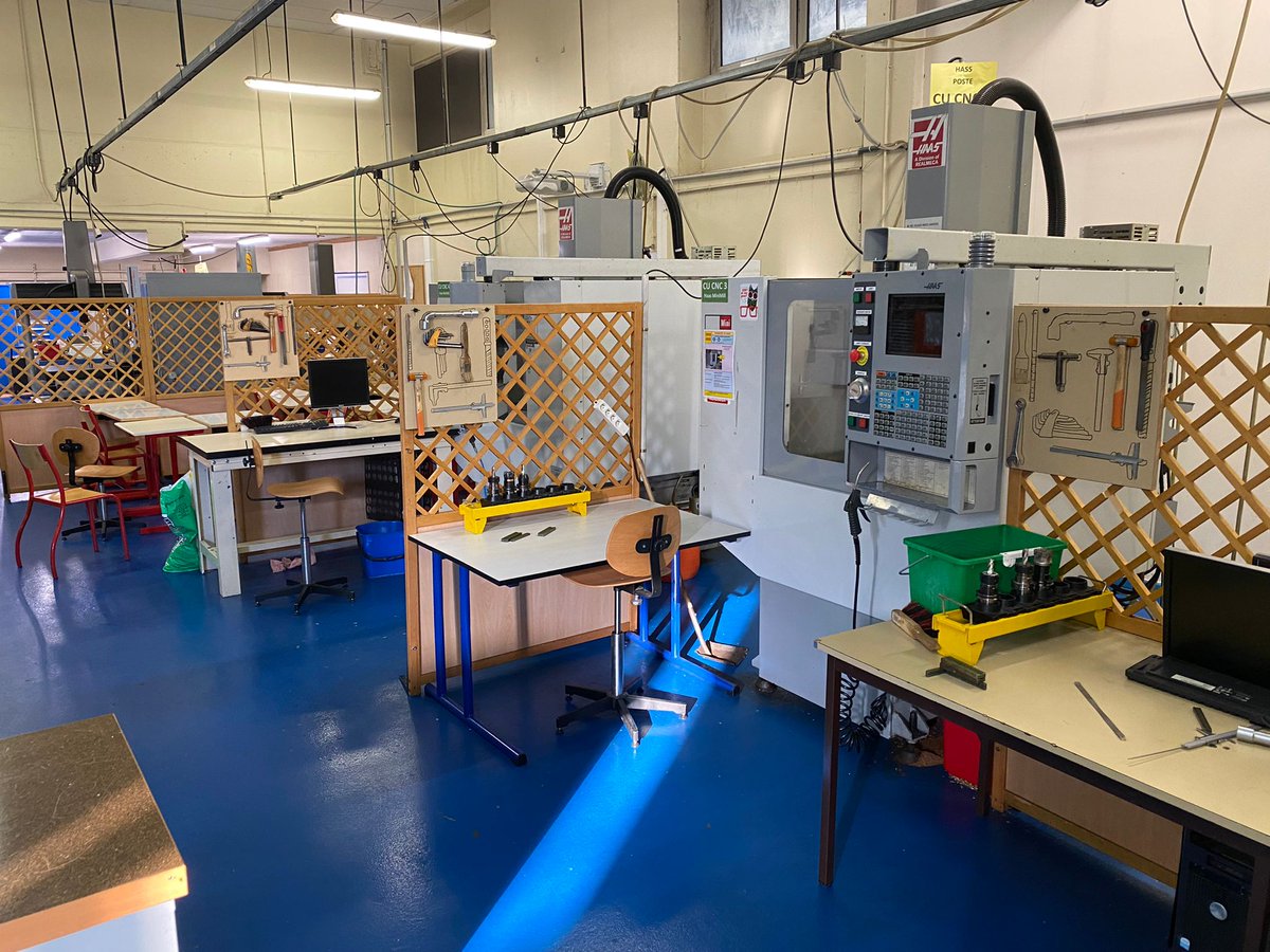 erasmus_dbosco's tweet photo. Our teacher https://t.co/esmnIzEG9c from @IES_DONBOSCO_AB in the facilities of our French partner in #maisonsalfort Exchange of good practices, time also for tourism and to attend the production technology fair #IndustrieParis #2022 #ErasmusPlus @educajccm @sepiegob  @fp_empresa https://t.co/vkXIXSZjsI