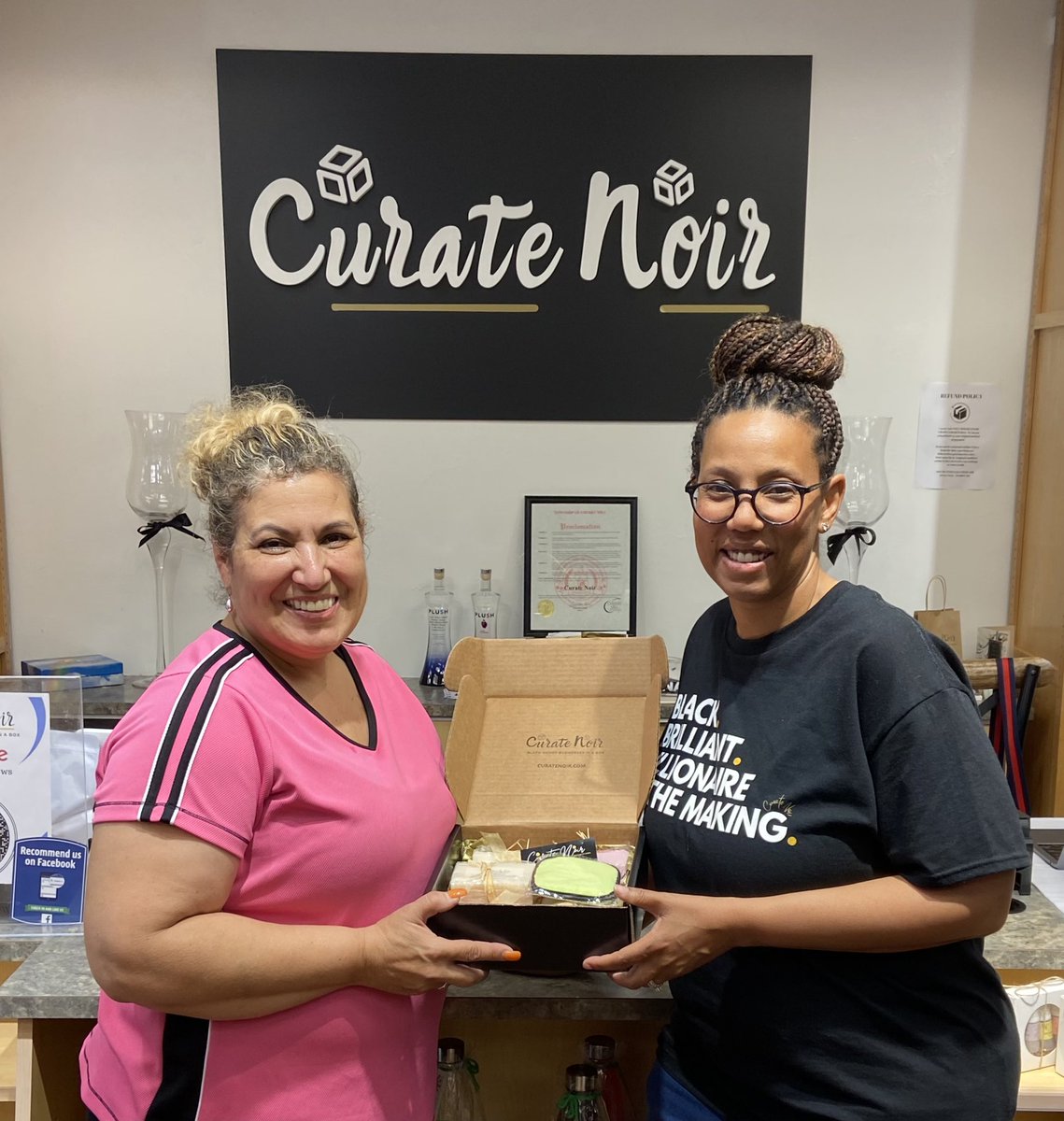 CurateNoir's tweet photo. Our 1 Year Anniversary Winner came and claimed her box!  It’s so fulfilling when people are excited about @CurateNoir #blackownedbusiness #curatenoir https://t.co/MhFPlZonTu