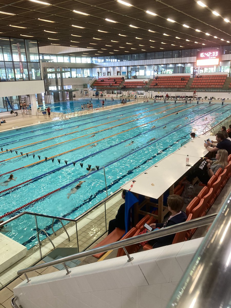 CoxonGeorge's tweet photo. 2.5k swim at #royalcommonwealthpool thatβs 50 lengths in 55 mins - Iβll take that π€©πββοΈπββοΈπββοΈ Must be the finest capital city in the world #edinburgh #arthursseat #salisburycrag So much green, so much great stuff @Trisha_the_doc @KarenRennie12 https://t.co/IovKNPhjbG