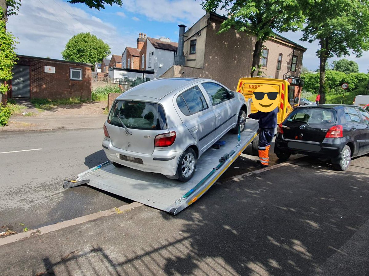 Busy day on #OpIntrusive today, 1 arrested for possession of an offensive weapon, 2 stolen vehicles recovered, many parking tickets issued for badly parked cars and lots of positive engagement with residents and businesses 👮‍♂️