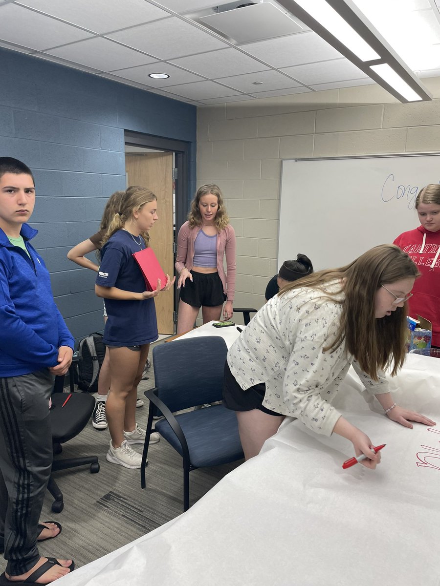 We may have had our final SAVE celebration flex today, but our work is never done. Members created a sign with the names of all Uvalde victims & created a QR code to donate to their GoFundMe. Students gathered in droves to show their support💜 @MUKSAVE @sandyhook @MukwonagoHS