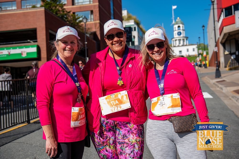 micmacmall's tweet photo. Team Mic Mac Mall is still feeling the good vibes from participating in the @BNMarathon and awarding 160 bursaries through the Mic Mac Mall 5K Bursary program! Who else is already pumped for next year?!🙋♀️👟🏃♀️
Thanks to @stoometzphoto for the photos!📸
#micmacmall https://t.co/fsVXLKj3mK