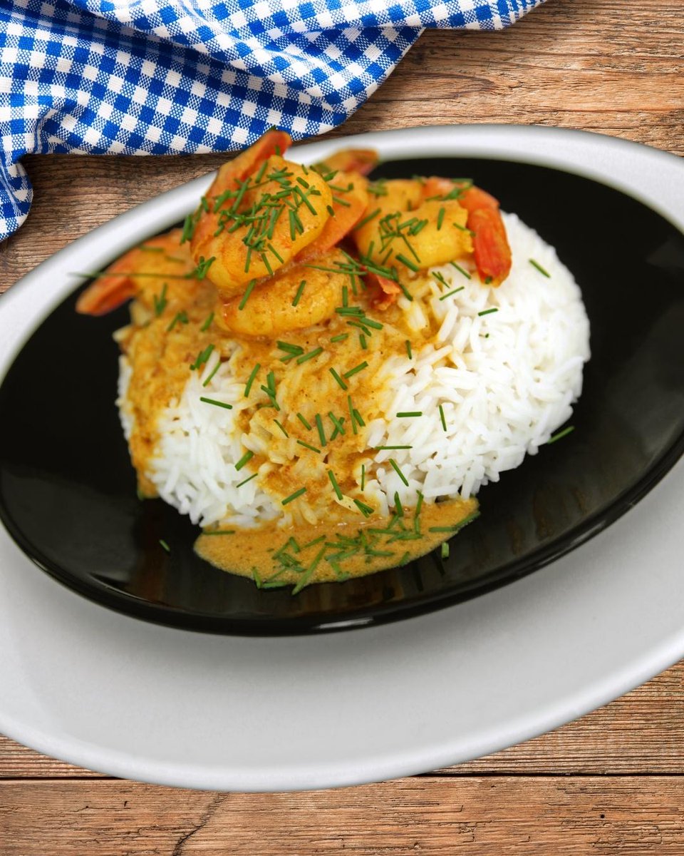 birdsnestja's tweet image. A twist on the classic curry! Rather than add Orange Juice, we seasoned the shrimp with Bird's Nest #Dockmaster Spice Rub. Try it and tell us what you think!
🍽 Bird's Nest Curry Shrimp 🍤