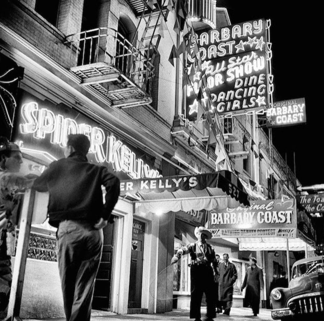 AnneMortier1's tweet photo. San Francisco at night through the lens of Fred Lyon

#night #blackandwhitephotography https://t.co/uLCeHLKZbg