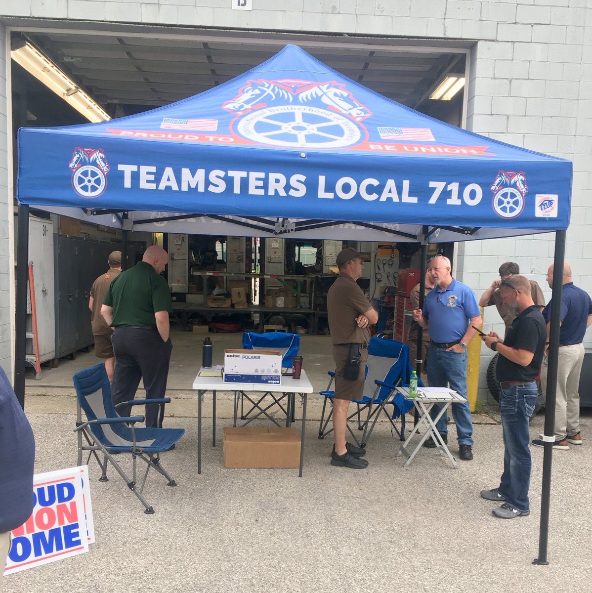 Teamsters710's tweet photo. #Local710 has kicked off our UPS Tour to visit all our UPS buildings as a group to discuss the issues and collect proposals for the 2023 negotiations! Read more:
https://t.co/tE1eoItwRE https://t.co/3HOiSK40SB