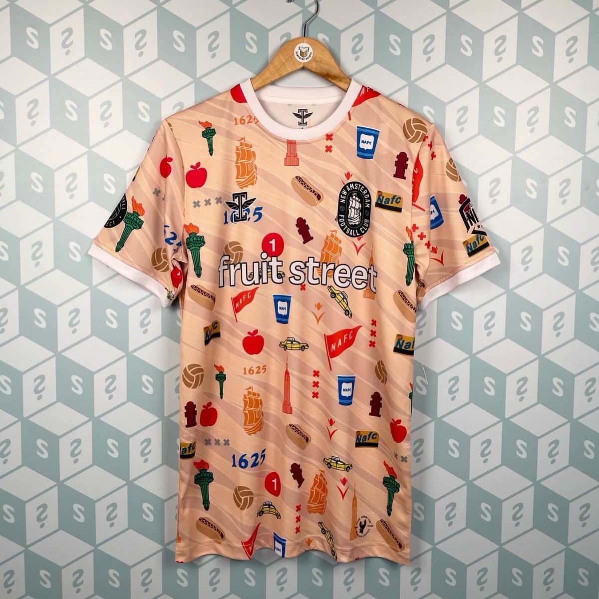 If Andy Robertson STARTS for Scotland against Ukraine tonight, we'll giveaway a surpriseshirts.co.uk Mystery Shirt! 🏴󠁧󠁢󠁳󠁣󠁴󠁿⚽️

👇 How to enter
♻️ Retweet
✅ Follow us

That's it! Good luck 🍀