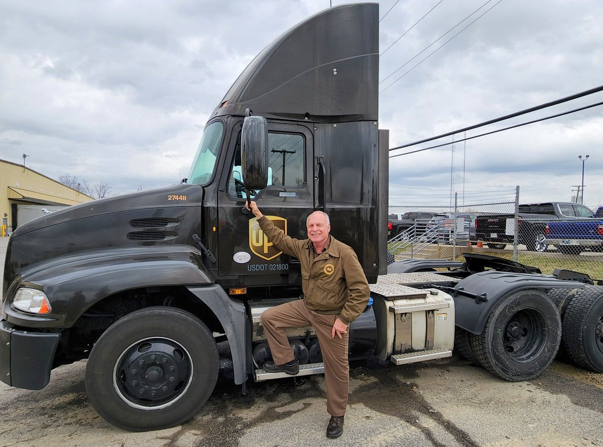 Teamsters710's tweet photo. Congrats to #Local710 retiree from UPS Fort Wayne, Steve Noel! Brother Noel has over 45 years with UPS and has been a Circle of Honor Driver for over 40 years!
Read more: https://t.co/lSQopqcJb0 https://t.co/OVSYfSDt4g