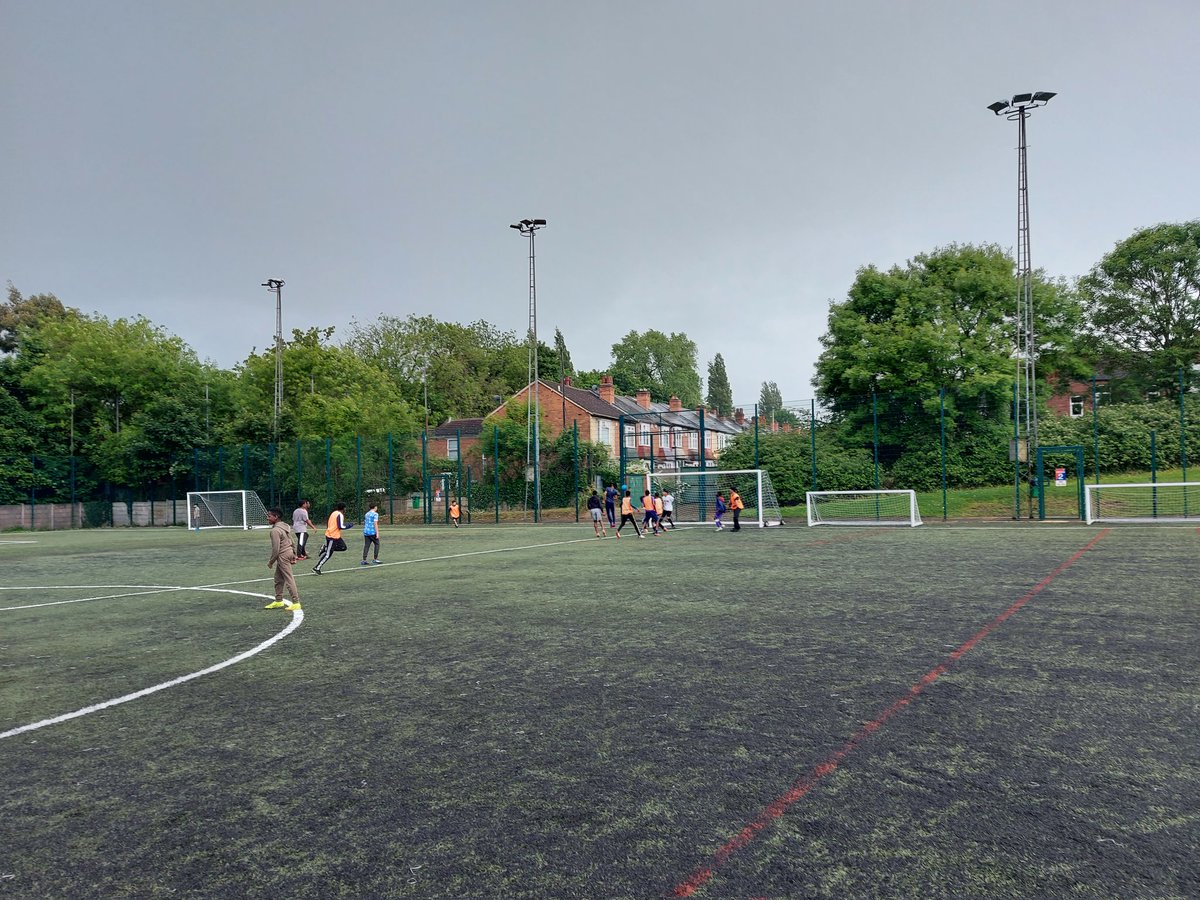 BensonCommunity's tweet photo. Got to love #communityfamily come rain or shine they will be playing the fine art Cycling tomorrow https://t.co/4zM8NE2HV9
