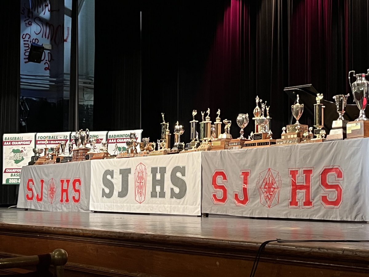 We are just about ready to get underway for our  annual awards ceremony. We will celebrate many students tonight who participate in our extra curricular activities. ⁦<a href="/SJHighSchool/">SJHS</a>⁩ ⁦<a href="/SJHighAlumni/">Saint John High School Alumni</a>⁩