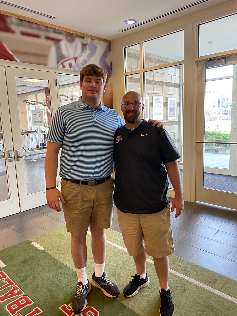 BrendanGay6's tweet photo. I had an awesome day in Lafayette❗️looking forward to getting back on campus soon. A big thank you to @CoachKBaumann for showing me around! It was great meeting the whole coaching staff.
@CoachTJD 
@Coach_Saint 
@Coach__Trox https://t.co/s9h2BGfwYH