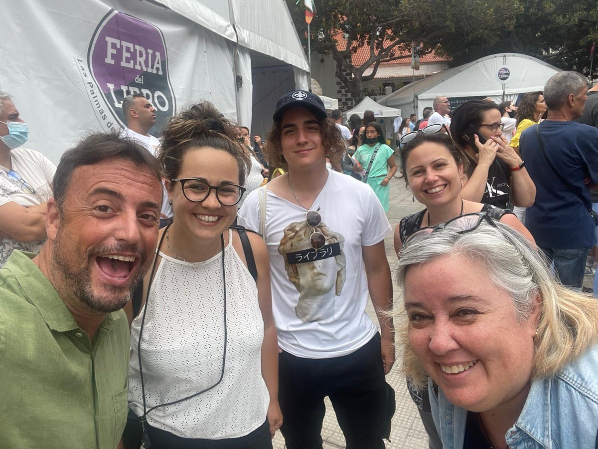 atarecos's tweet photo. Otro reto superado que añadir a la lista, la digitalización de la #34ferialibrolpa con mis compañeras del #ContubernioDigital y el plantel de profesionales con el que tuve el placer de trabajar. ¡Siempre aprendiendo! 📚 https://t.co/bMVMYlKJVj