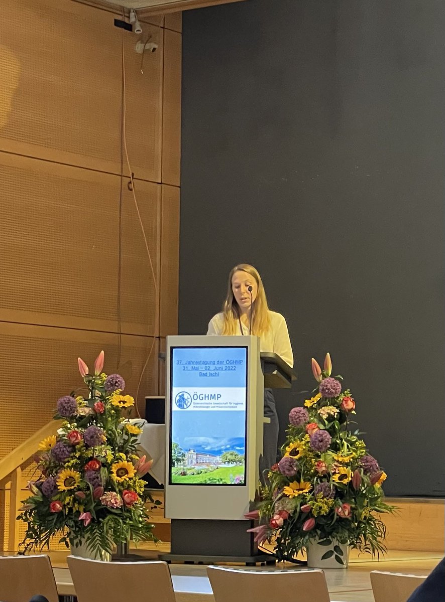 Iris Medits (@irismedits) on Twitter photo Excellent talk by our very talented PhD-Student <a href="/LenaRossbacher/">Lena Rossbacher</a> about flavivirus cross-reactive antibodies Excellent talk by our very talented PhD-Student <a href="/LenaRossbacher/">Lena Rossbacher</a> about flavivirus cross-reactive antibodies