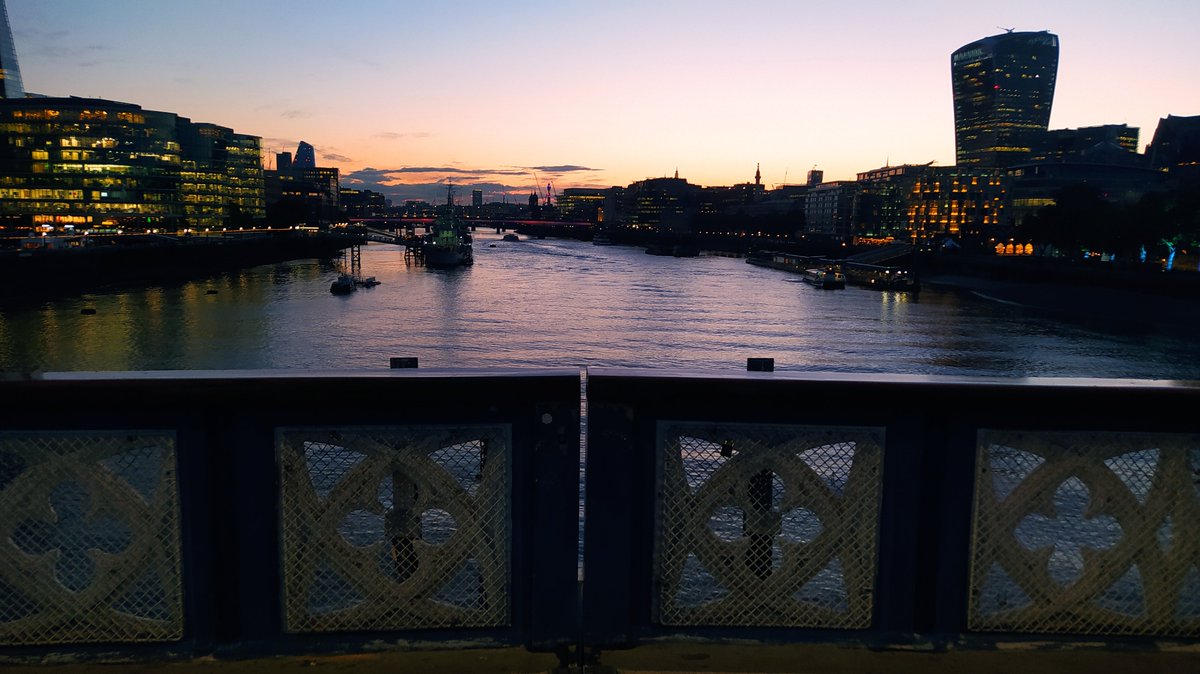 aleelcaido's tweet photo. First time in London and still grieving.
#killingeve #villaneve https://t.co/PqmlgYCYxI
