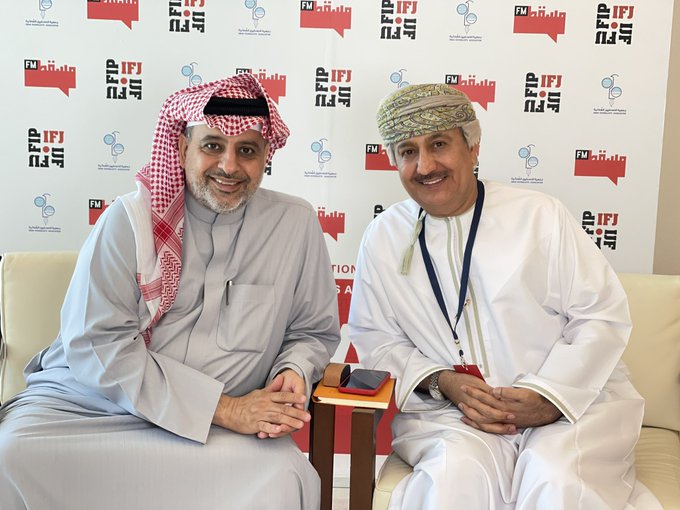 تشرفت بأن أكون ضيف الإعلامي العُماني الكبير الأستاذ خالد الزدجالي في برنامجه الإذاعي. خالد الزدجالي اسم<a href="/tag/%D9%85%D8%B5%D8%B1"class="tags"><span>#مصر</span></a><a href="/tag/%D8%A7%D9%84%D9%83%D9%88%D9%8A%D8%AA"class="tags"><span>#الكويت</span></a>