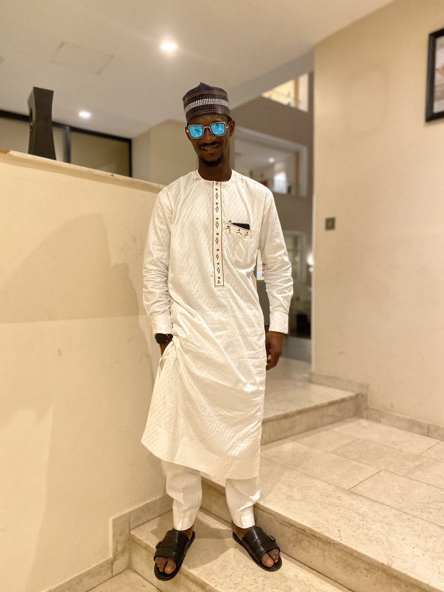 honuthmann's tweet image. it’s just me and my smile