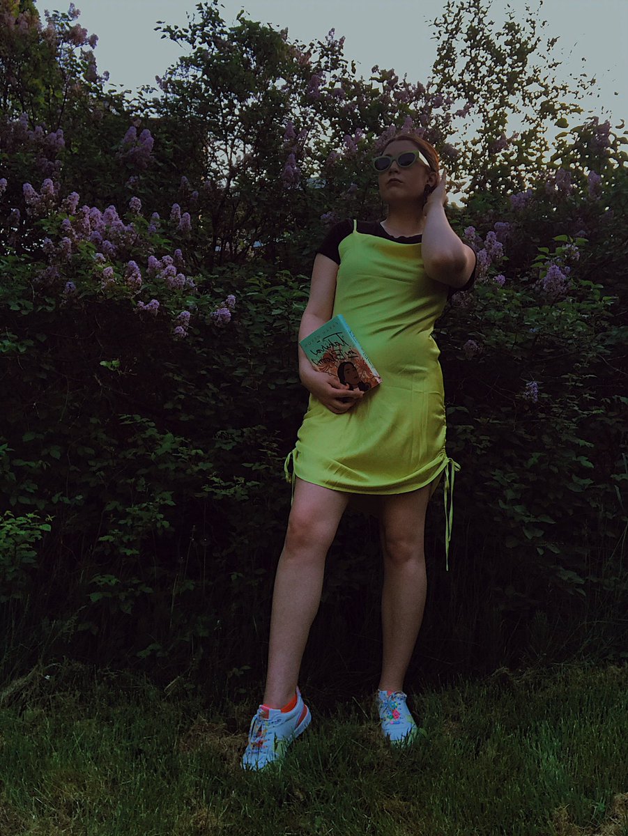 #currentlyreading Tahira in Bloom by <a href="/FarahHeron/">Farah Heron</a> 💐💐💐💐