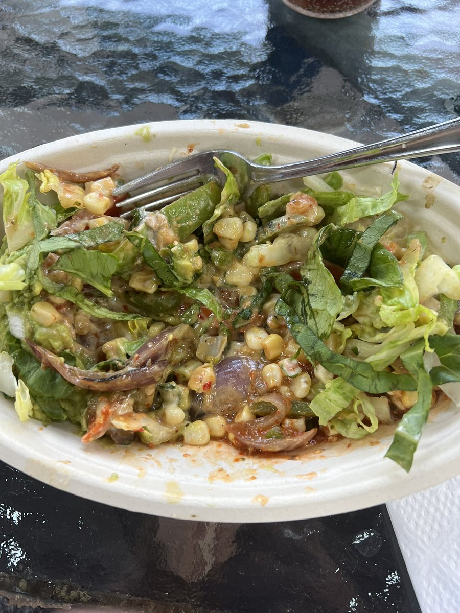 darryngraham's tweet photo. Hey @ChipotleTweets I paid for extra carnitas but ended up with none!  Can’t find a place to provide feedback so hitting you up here. Maybe there’s a secret handshake you can share for next time https://t.co/F8ym9hIKLd
