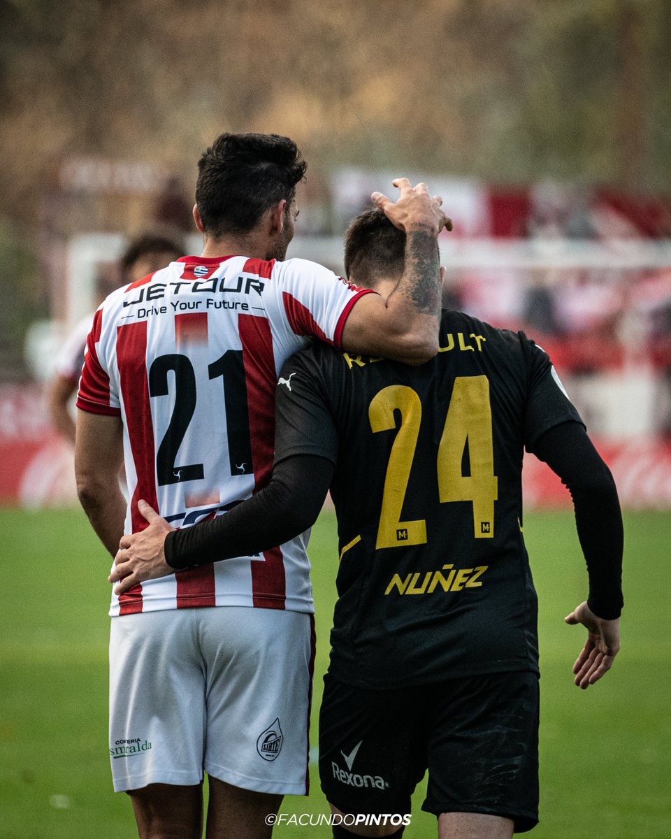 facupintos07's tweet photo. C.A. RIVER PLATE VS PEÑAROL - FUT. URUGUAYO ⚽️📸 https://t.co/OqZ0GPTlJA