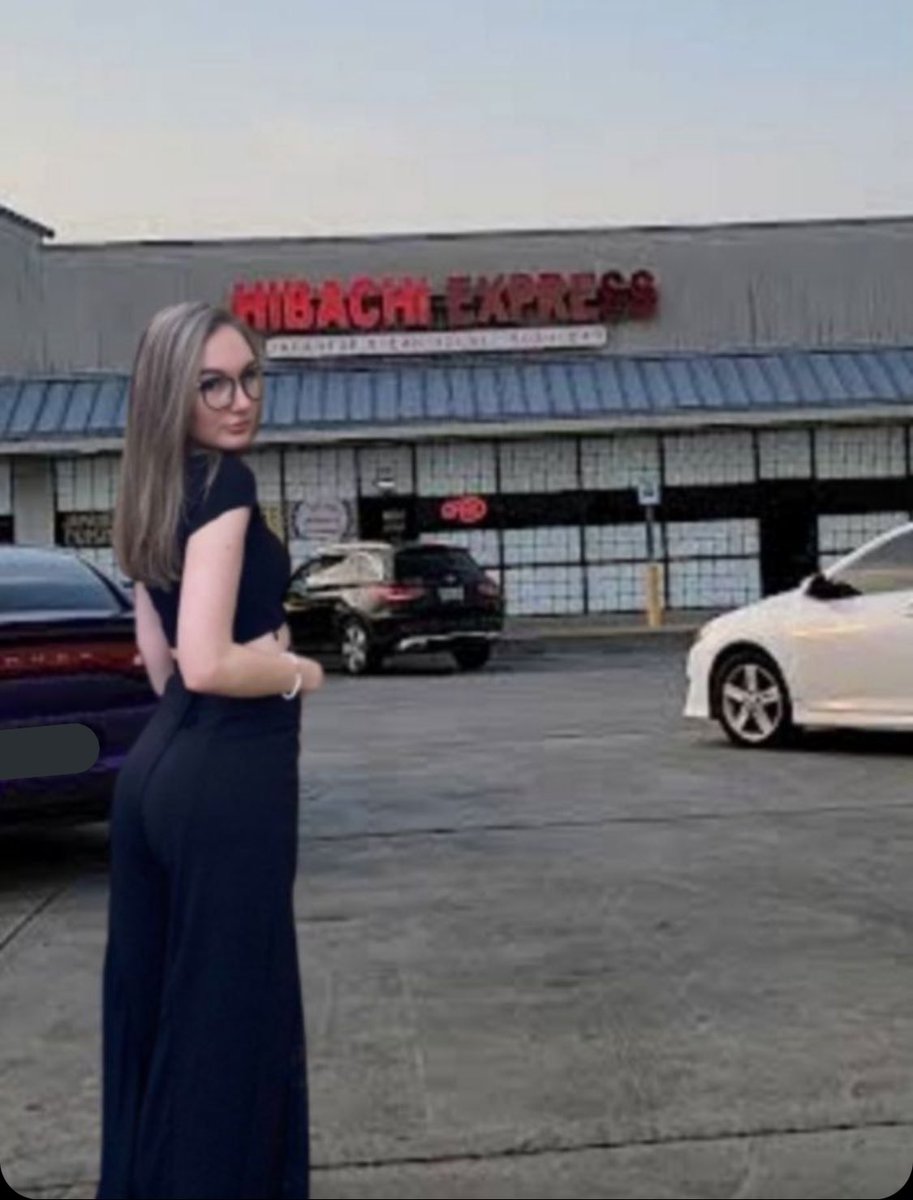 HushJared's tweet image. y’all, a catfish was trying to claim that she lived in my city so i told her to send a pic of her at a local landmark and i am now well &amp;amp; truly dead