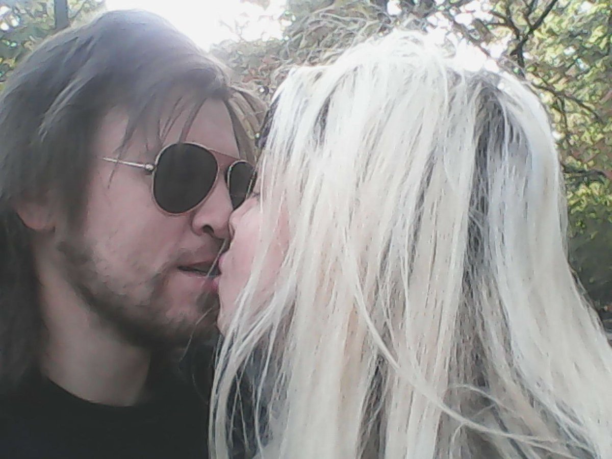 AndyWhyNot61's tweet photo. Hello friends!! Congratulations to everyone on the start of summer. I wish you all summer cold until dawn, rock festivals and love!!! Your Andy Whynot.
What are your plans for this summer?
#summervibes #june #love #family #whynotfamily #lovemetal #rocksinger #behappy https://t.co/RUDKcdJOuv