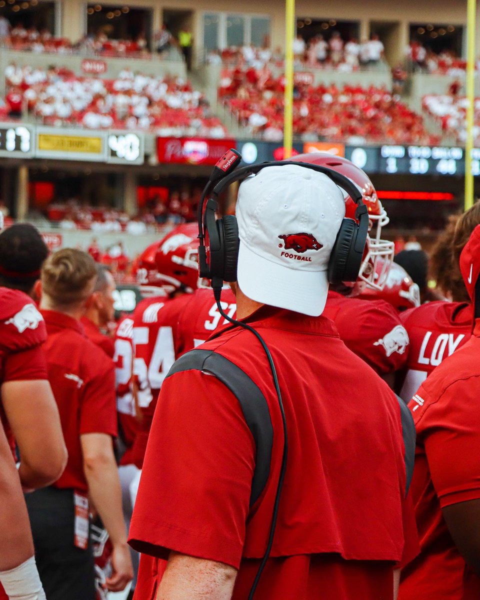 masonhutchins_'s tweet photo. I’m excited to announce that I have officially been hired as the Defensive Backs Graduate Assistant at the University of Arkansas. Thank you to all of the incredible coaches that I’ve crossed paths with over the last 3 years to help me get to this point in my career! #WPS https://t.co/XanHxbOxqj