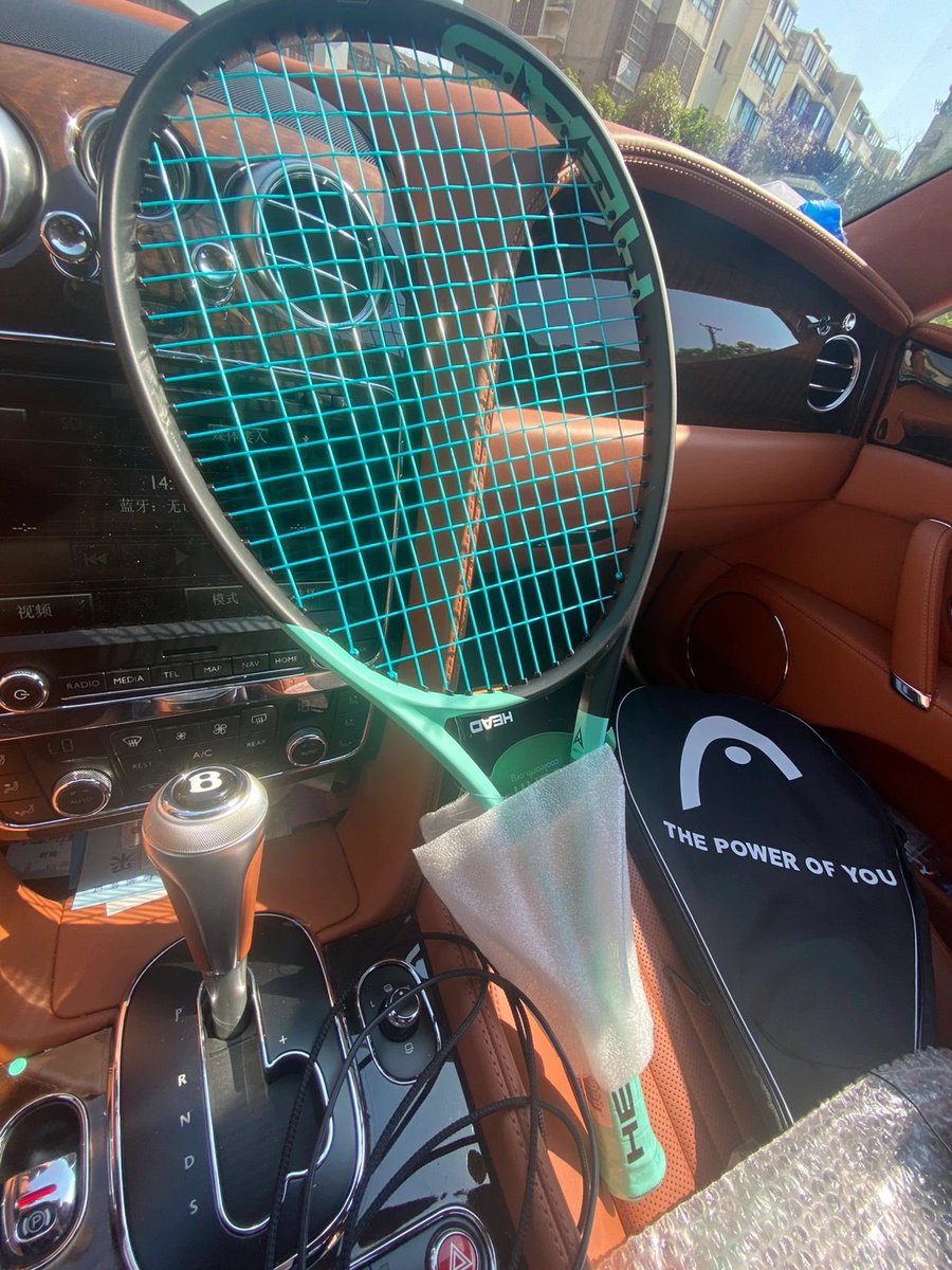 wanglili152's tweet photo. The new racket has arrived
#Tennis https://t.co/bTCNiKBKWQ