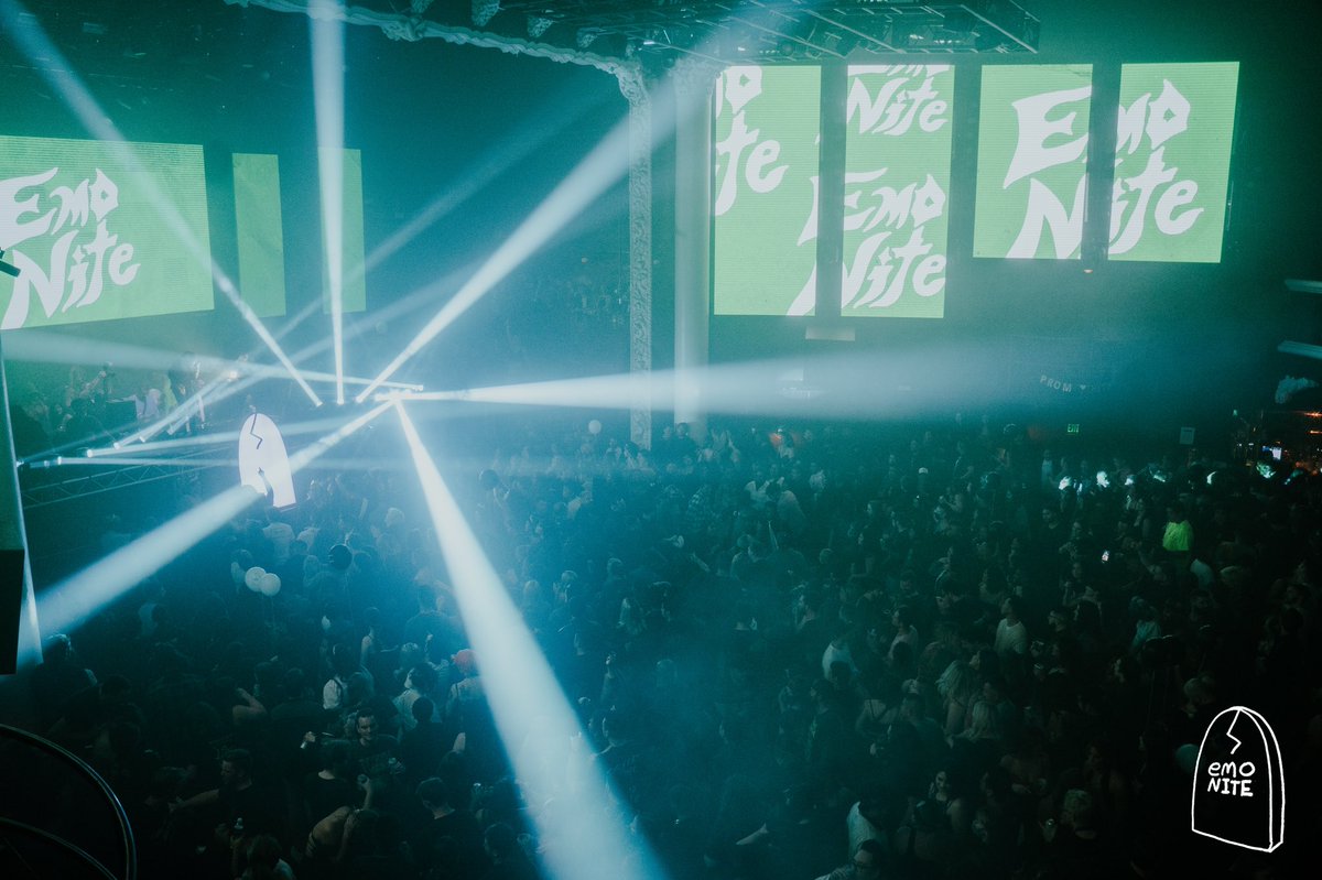 emonitela's tweet photo. whom ready for EMO NITE this friday at @AvalonHollywood??????????? it's SOLD OUT but we are giving away 2 tix to 2 someone who RT this and tags a hoe/homie https://t.co/T0E6dkcybk