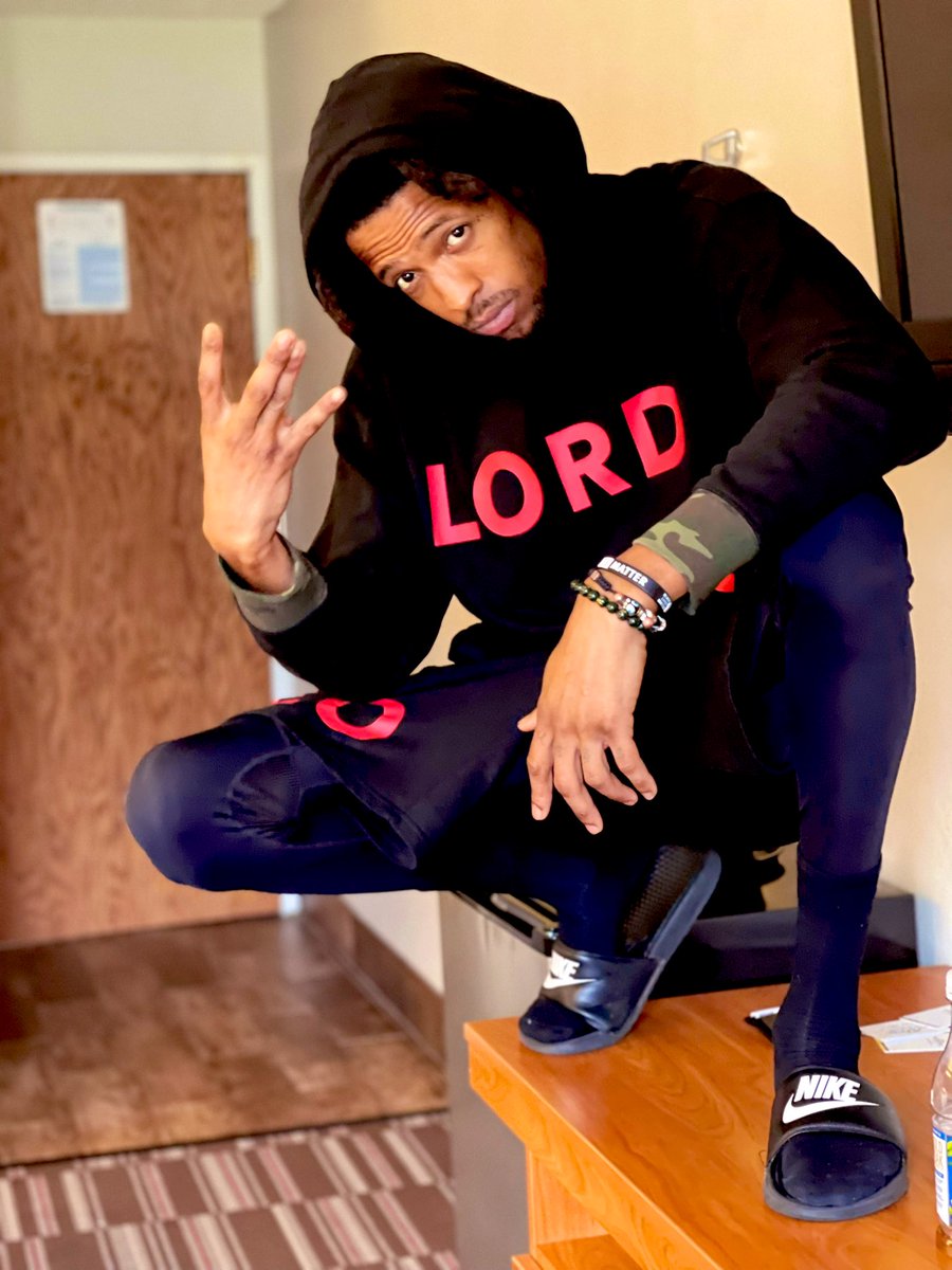 antblive_'s tweet photo. Don’t ever be a product of your environment. Be a product of your life!!! The point is to keep growing…… https://t.co/b7VnRDSDC8