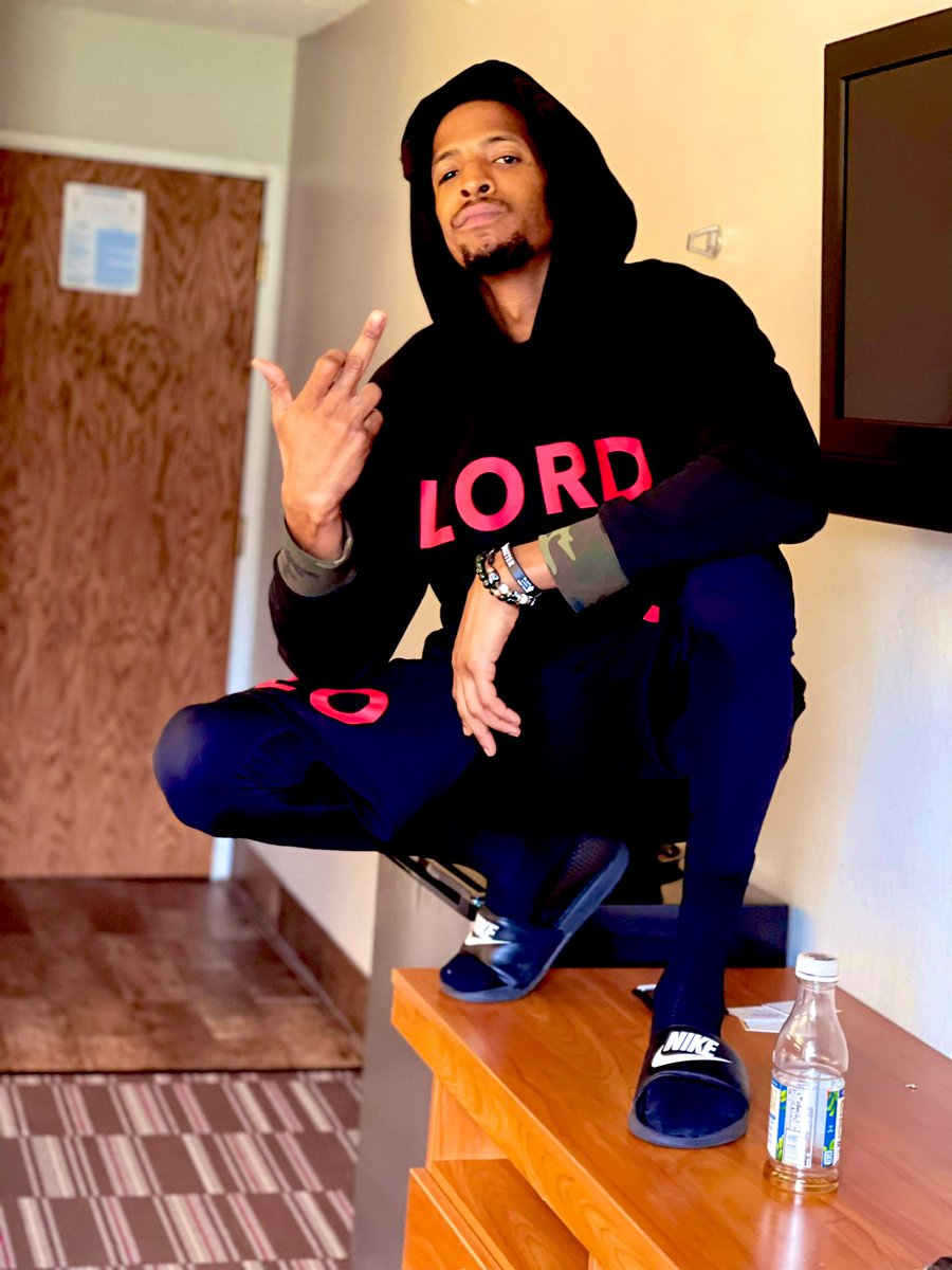 antblive_'s tweet photo. Don’t ever be a product of your environment. Be a product of your life!!! The point is to keep growing…… https://t.co/b7VnRDSDC8
