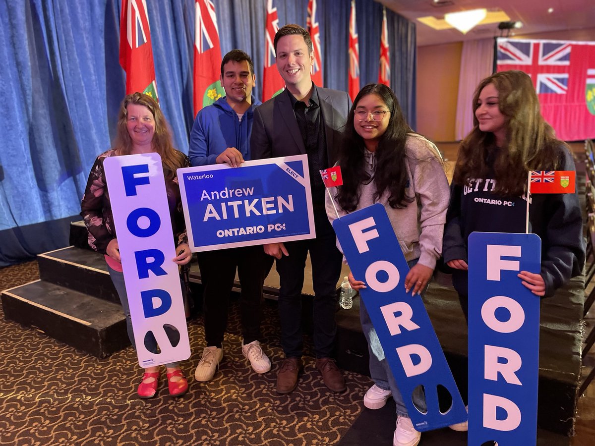 AndrewAitkenPC's tweet photo. Thank you to everyone for all the support and encouragement these last few weeks. We are very close to turning #Waterloo blue! #VoteConservative #VotePC https://t.co/Fe1Ps4qsqN