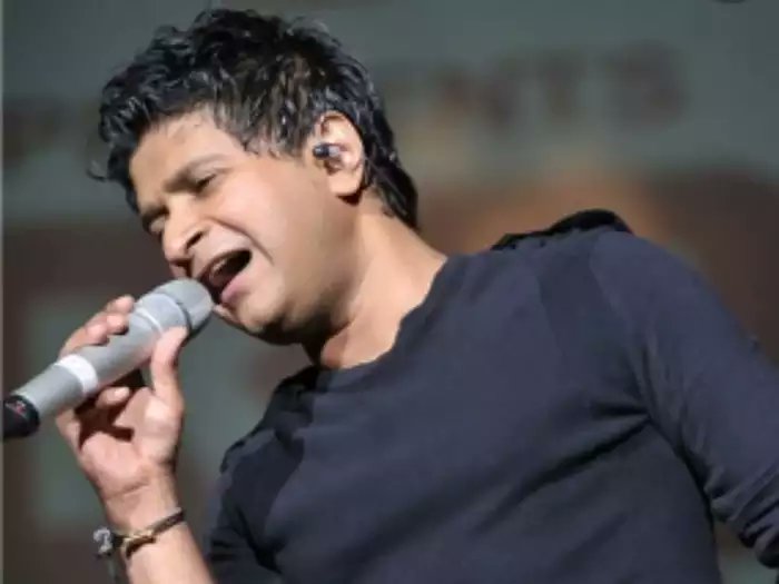 iammerls25's tweet photo. This is really shocking 😱 sad to hear that iconic singer #KK is no more. 
May his soul rest in peace. 
Huge loss to indian music industry.
#KKsinger #Legend #Singer #KKsinger #RestInPeace https://t.co/iIdDxYZay5