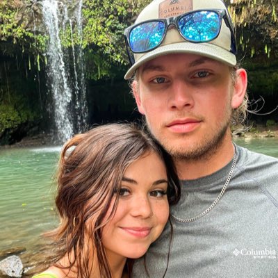 hannahghuber's tweet photo. #NewProfilePic https://t.co/yvwc4SgsmC