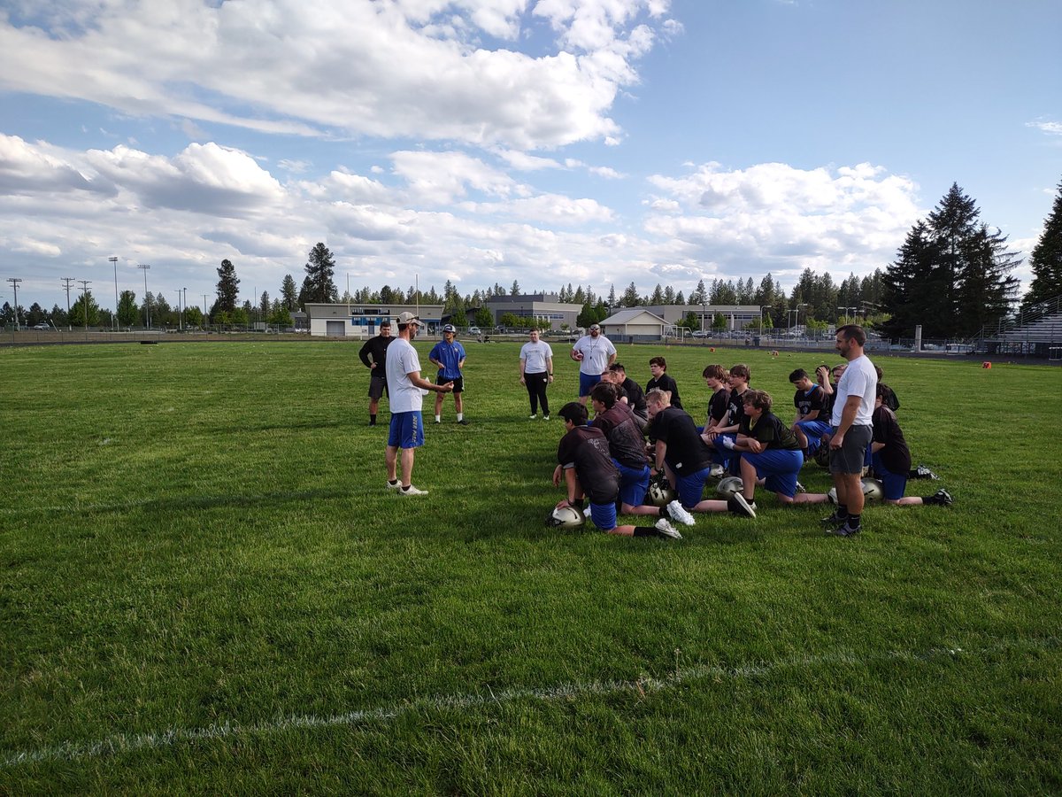 StagFootball2's tweet photo. Football Camp Day 1 in the books!! Great day of teaching Stag Football to 19 new members of the Stag Football Family! Excited to see what the future holds for these young men! This is just the start!!

#StagUp #E+R=O #AboveTheBlueLine #PenniesInTheBank #212 https://t.co/7hUCbuDBYB