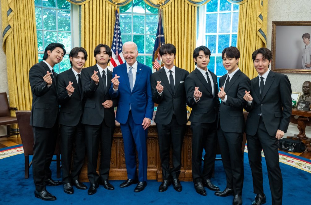 iliveso_ilove_'s tweet photo. So proud of our Bangtan!
Seriously, they are all masterpieces!
#BTSatTheWhiteHouse #BTS @BTS_twt
#์ ์ธ๋ฐฐ์ฐ #๋ฐฑ์
๊ด์๋
๋จ #๋ฐฉํ์๋
๋จ https://t.co/edvQ7gZoCY