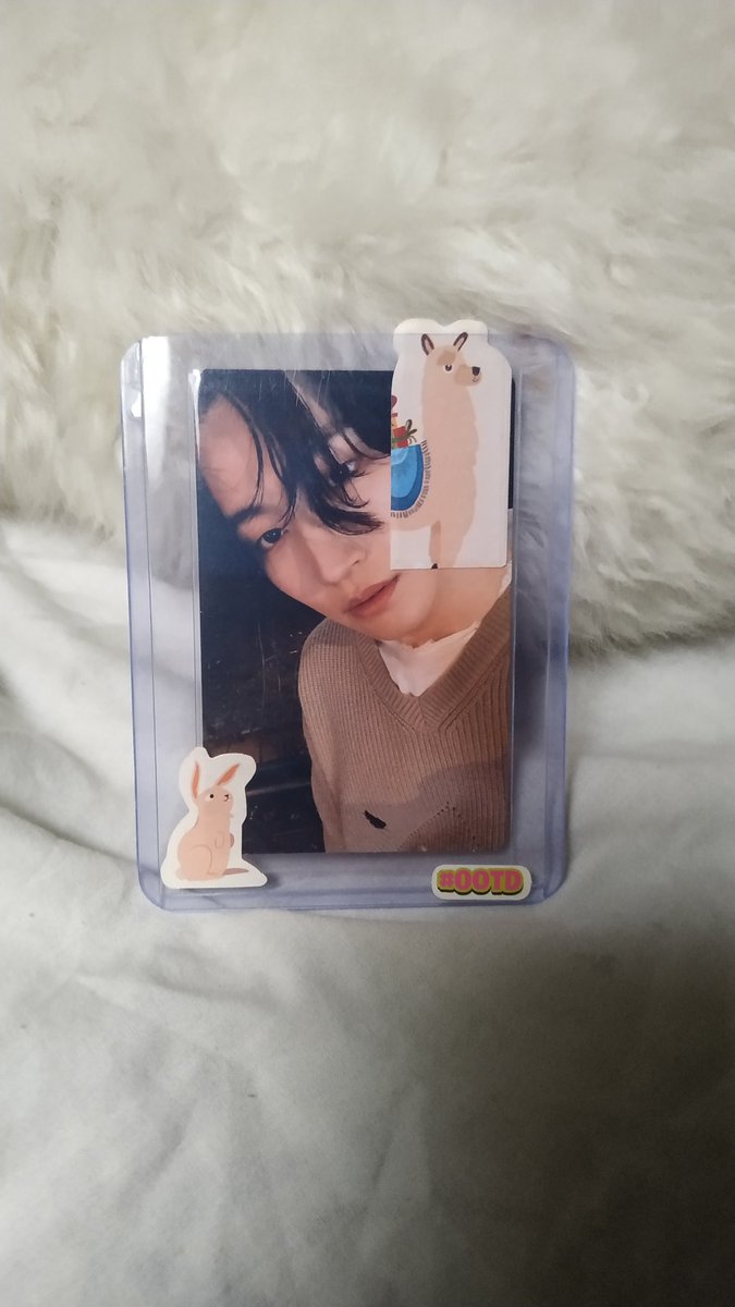 mei_XCIX's tweet photo. received def todayyyyyy! at last mapapalitan ko na yung def ko na nagka crease 😭 thank you so much @tin_tinayyyyyyy 💕 for the smooth transaction and there's so much freebies nalula ako di ko alam kung si def ba binili ko or yung freebies jk hahaha https://t.co/reRXSwrvAB