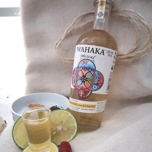 DeAgaveInc's tweet photo. 本日スタート！

メスカル&amp;テキーラ BAR TAHONA(タオナ) × MEZCAL WAHAKA(ワハカ)コラボレーションイベント
『 SOCIO〜 WAHAKA Month at TAHONA 』

■6月1日(水)～30日(木）
■18:00〜23:00

飲み比べ、限定カクテル、オリジナルグッズプレゼント企画、ゲストバーテンダー、ゲストDJなど盛りだくさん https://t.co/Fgjgwd3g6X