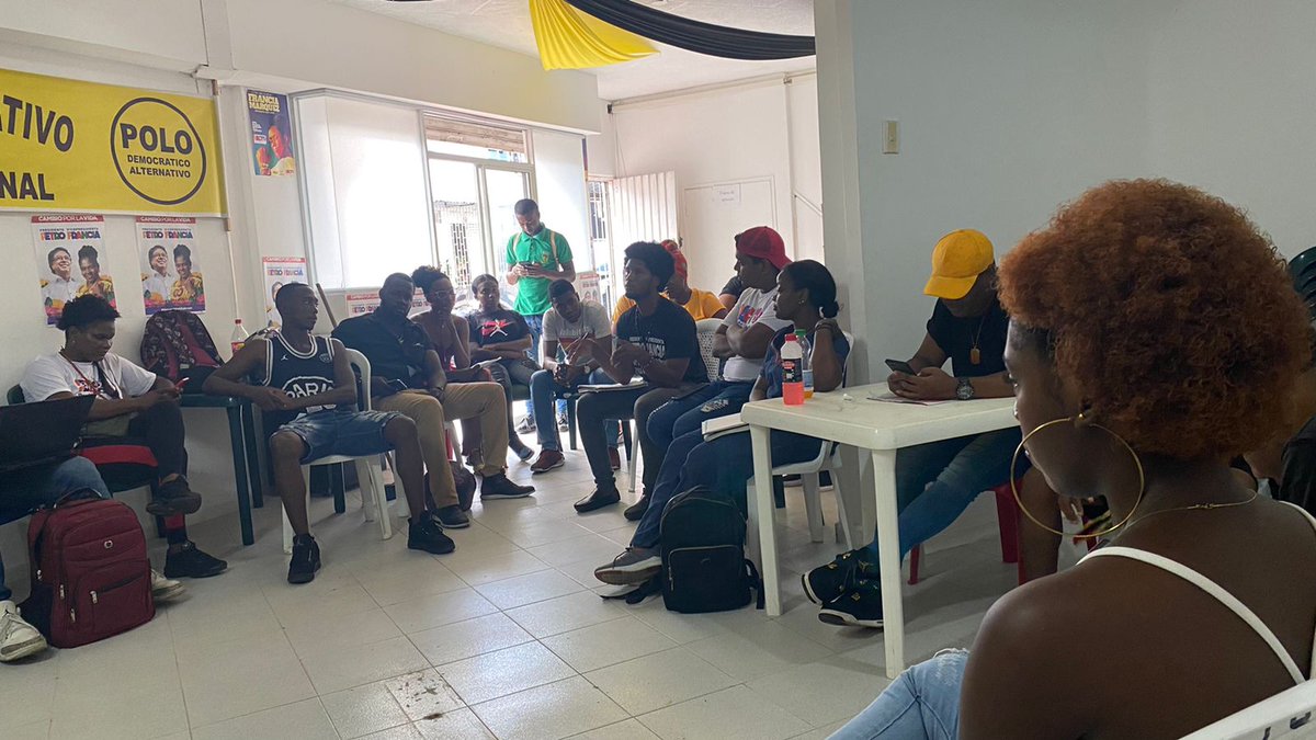 gustacastillos's tweet photo. Juntansa Juvenil por la Vida, diferente expresiones juveniles de #Buenaventura nos juntamos para impulsar la victoria del pueblo ✊🏿🇨🇴representado en @FranciaMarquezM y @petrogustavo, juntos Asumimos la defensa de nuestro momento histórico, el momento del #CambioPorLaVida 🕊️ https://t.co/J73Ejq1Lvo