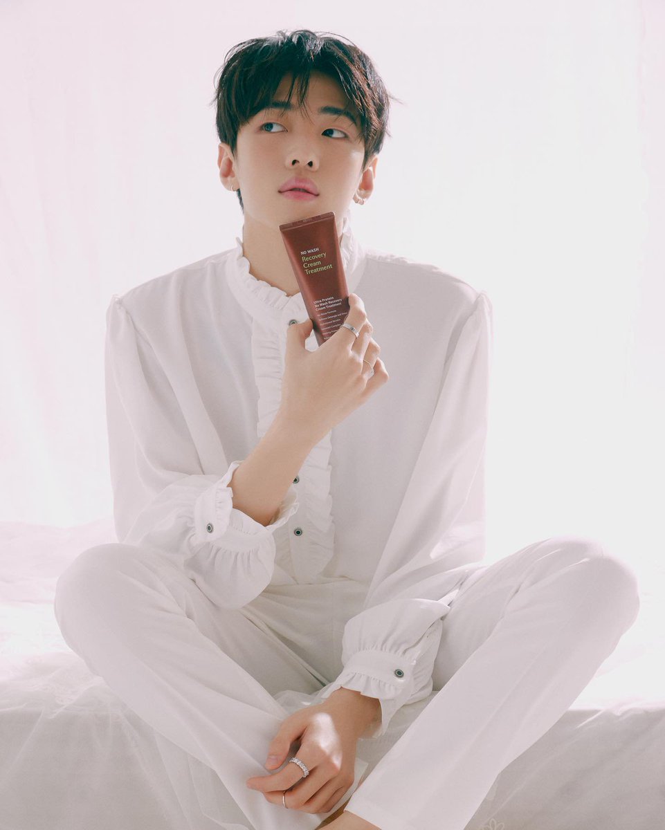 dkz_update's tweet photo. [220601] healingbird_official Instagram Update with Jaechan

𝐇𝐞𝐚𝐥𝐢𝐧𝐠𝐛𝐢𝐫𝐝 𝐍𝐞𝐰 𝐌𝐮𝐬𝐞✨

🖇️https://t.co/CmgCoDWL5X
🖇️https://t.co/mVnXWKbqYP
🖇️https://t.co/N4JJZr0d6i

#JAECHAN #재찬 #DKZ #디케이지 @dkz_dy https://t.co/F9NBAMCey4